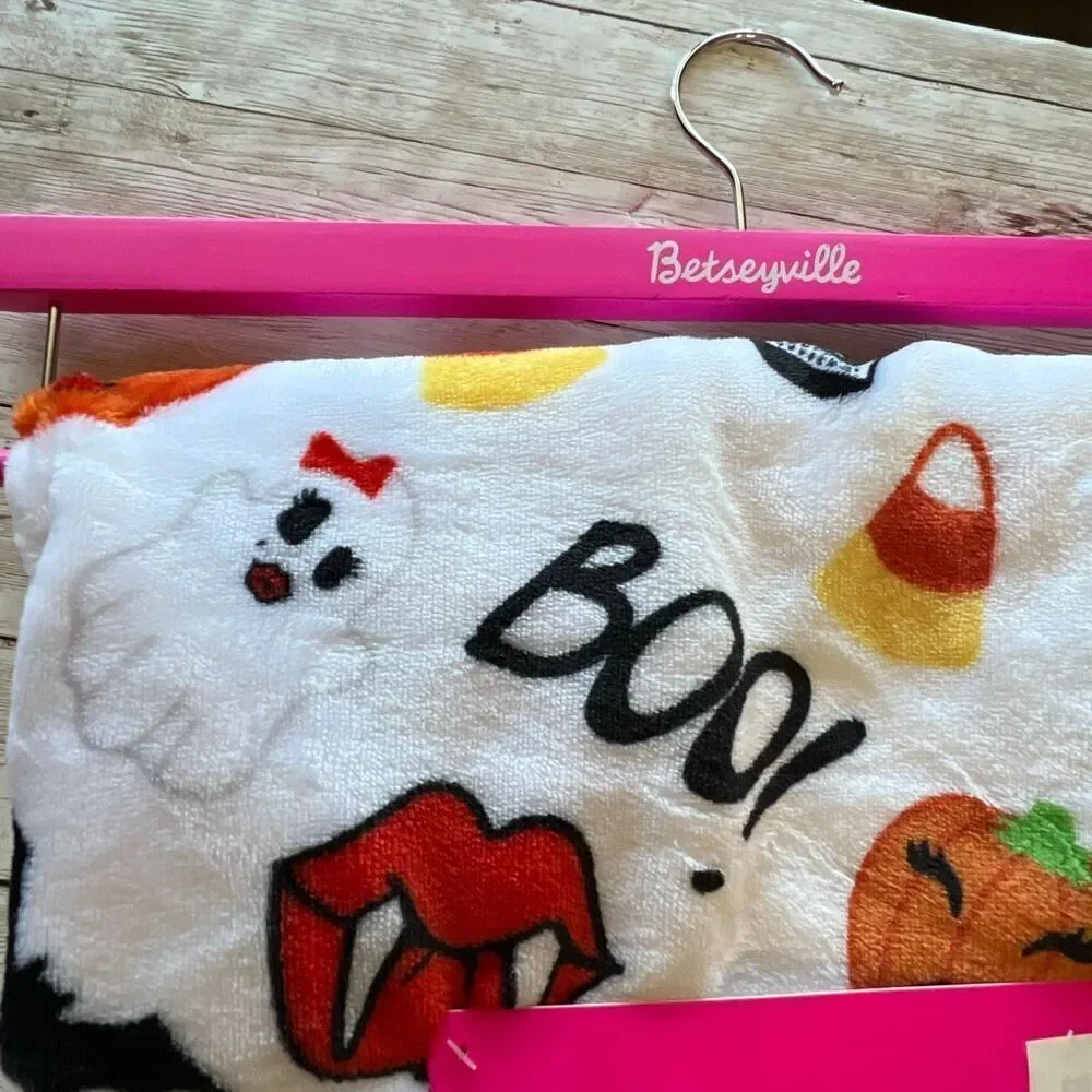 NWT BETSEYVILLE BETSEY JOHNSON‎ Halloween Plush Throw Blanket w/Hanger 50x70 New
